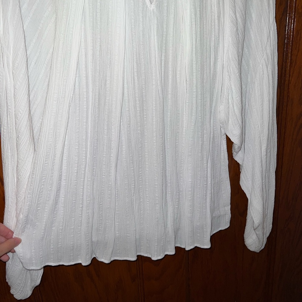 Universal Thread White Flowy Blouse - image 8